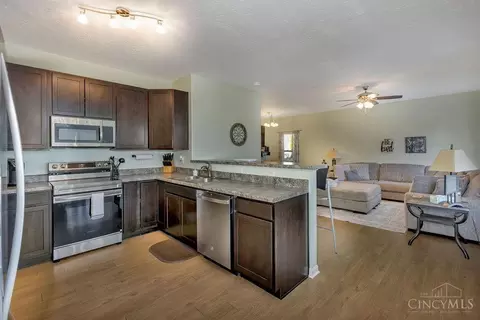 Kitchen - 3031 Yellowtail Ter, Morrow, OH 45152 photo 3 of 4