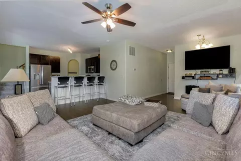 Living - 3031 Yellowtail Ter, Morrow, OH 45152 photo 2 of 4