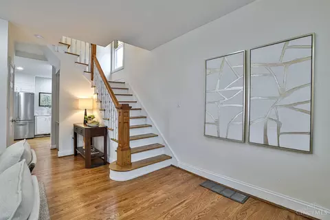 Entry Way - 1065 Delta Ave, Cincinnati, OH 45208 photo 1 of 2
