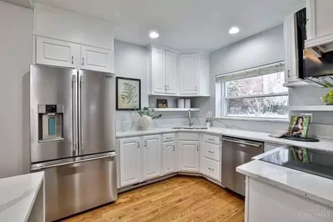 Kitchen - 1065 Delta Ave, Cincinnati, OH 45208 photo 2 of 3