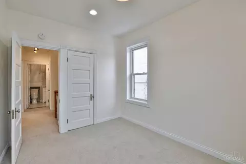 Bedroom - 1065 Delta Ave, Cincinnati, OH 45208 photo 5 of 7