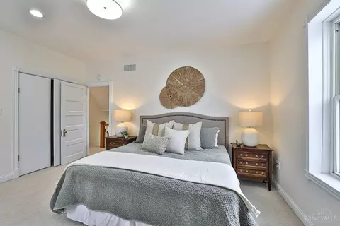 Bedroom - 1065 Delta Ave, Cincinnati, OH 45208 photo 3 of 7