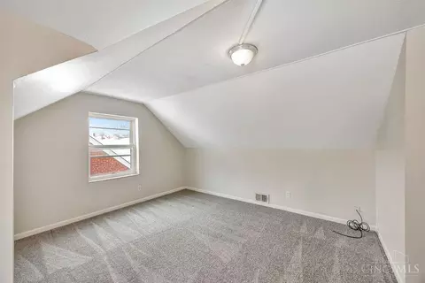 Bedroom - 543 Virgil Rd, Cincinnati, OH 45238 photo 7 of 10