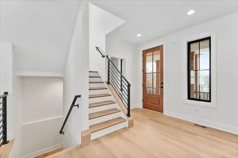 Entry Way - 3490 Cooper Rd, Blue Ash, OH 45241 photo 2 of 6
