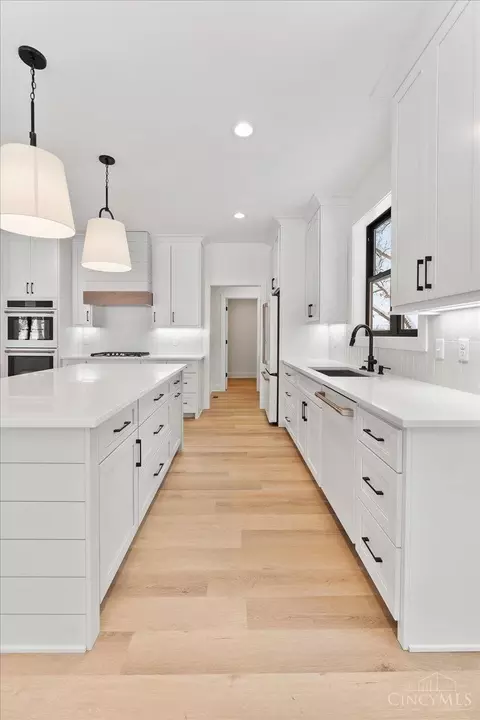 Kitchen - 3490 Cooper Rd, Blue Ash, OH 45241 photo 5 of 5