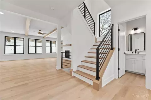 Entry Way - 3490 Cooper Rd, Blue Ash, OH 45241 photo 3 of 6