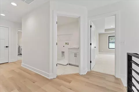 Entry Way - 3490 Cooper Rd, Blue Ash, OH 45241 photo 5 of 6