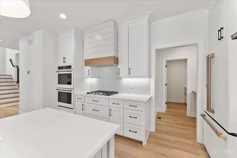 Kitchen - 3490 Cooper Rd, Blue Ash, OH 45241 photo 4 of 5