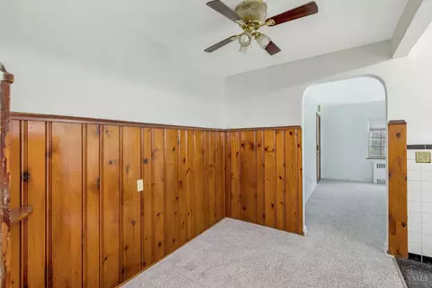 Entry Way - 1114 Egan Ct, Cincinnati, OH 45229 photo 2 of 6