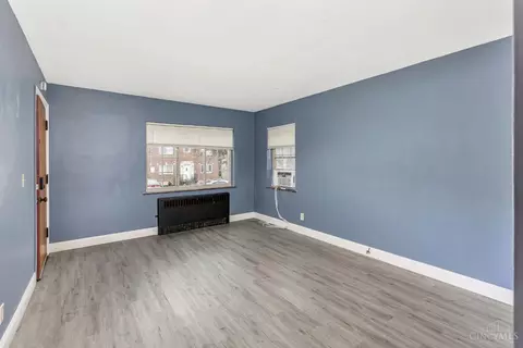 Living - 1114 Egan Ct, Cincinnati, OH 45229 photo 8 of 10