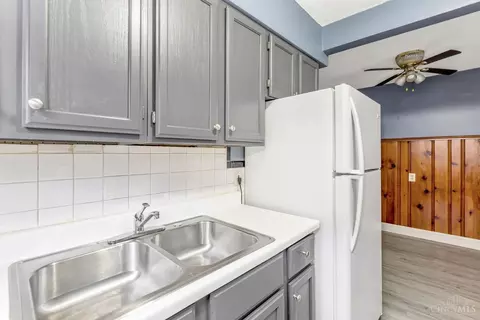 Kitchen - 1114 Egan Ct, Cincinnati, OH 45229 photo 5 of 5