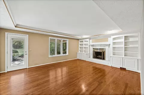 Living - 7152 Gheils Carroll Rd, Morrow, OH 45152 photo 2 of 8