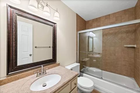 Bath - 7152 Gheils Carroll Rd, Morrow, OH 45152 photo 2 of 5
