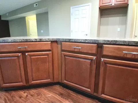 Kitchen - 9452 Tebbs Ct, Harrison, OH 45030 photo 8 of 9