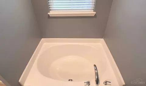 Bath - 9452 Tebbs Ct, Harrison, OH 45030 photo 2 of 6