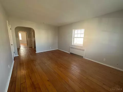 Living - 4229 Twenty Eighth St, Cincinnati, OH 45209 photo 2 of 3