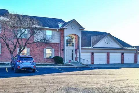 5340 Meadow Walk Ln, Cincinnati, OH 45247