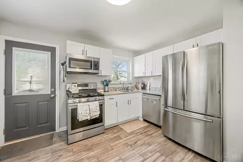 Kitchen - 8521 Darnell Ave, Cincinnati, OH 45236 photo 3 of 3