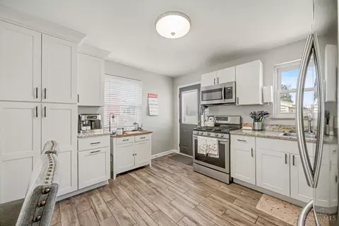 Kitchen - 8521 Darnell Ave, Cincinnati, OH 45236 photo 1 of 3