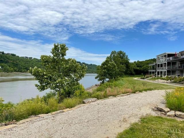 19 Sanctuary Pl, Cincinnati, OH 45230