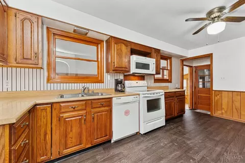 Kitchen - 1675 Christopher Rd, Aberdeen, OH 45101 photo 1 of 3
