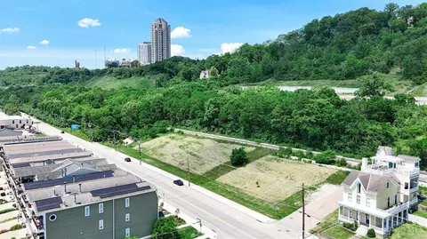 1922 Riverside Dr, Cincinnati, OH 45202