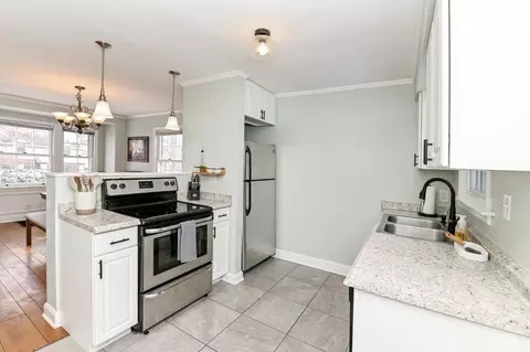 Kitchen - 1661 Sutton Ave, Cincinnati, OH 45230 photo 1 of 2