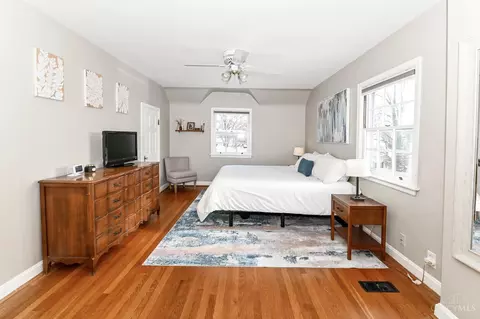 Bedroom - 1661 Sutton Ave, Cincinnati, OH 45230 photo 6 of 7