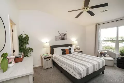 Bedroom - 1524 Jonathan Ave, Cincinnati, OH 45207 photo 4 of 4