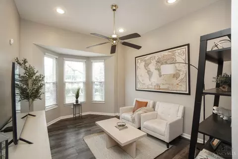Living - 1524 Jonathan Ave, Cincinnati, OH 45207 photo 1 of 7