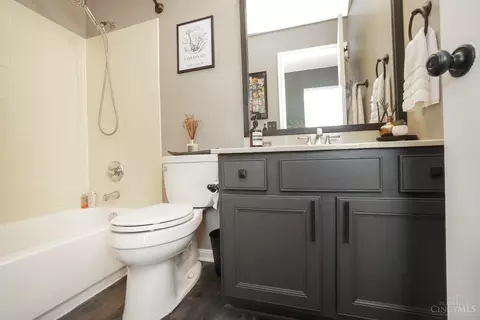 Bath - 1524 Jonathan Ave, Cincinnati, OH 45207 photo 2 of 4