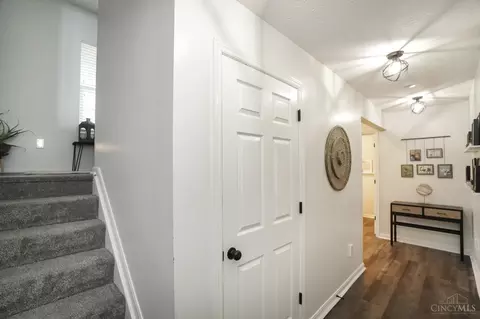 Entry Way - 1524 Jonathan Ave, Cincinnati, OH 45207 photo 1 of 9