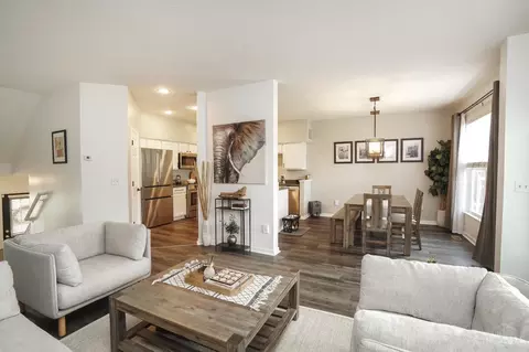 Living - 1524 Jonathan Ave, Cincinnati, OH 45207 photo 7 of 7