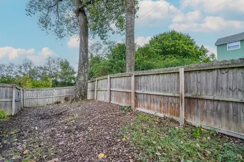 Exterior - 1524 Jonathan Ave, Cincinnati, OH 45207 photo 8 of 10