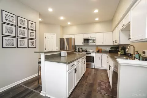 Kitchen - 1524 Jonathan Ave, Cincinnati, OH 45207 photo 3 of 5