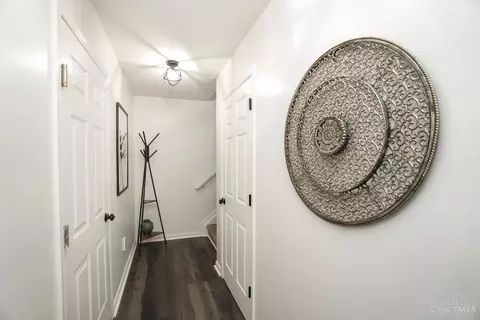 Entry Way - 1524 Jonathan Ave, Cincinnati, OH 45207 photo 9 of 9