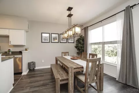 Dining - 1524 Jonathan Ave, Cincinnati, OH 45207 photo 1 of 2