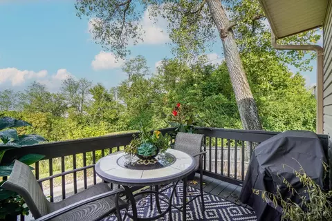 Exterior - 1524 Jonathan Ave, Cincinnati, OH 45207 photo 7 of 10