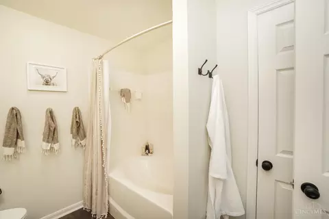Bath - 1524 Jonathan Ave, Cincinnati, OH 45207 photo 4 of 4