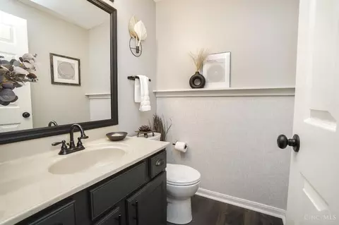 Bath - 1524 Jonathan Ave, Cincinnati, OH 45207 photo 1 of 4