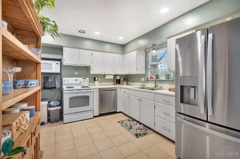 Kitchen - 7800 Spirea Dr, Cincinnati, OH 45236 photo 1 of 3