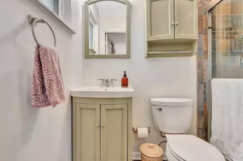 Bath - 7800 Spirea Dr, Cincinnati, OH 45236 photo 2 of 3