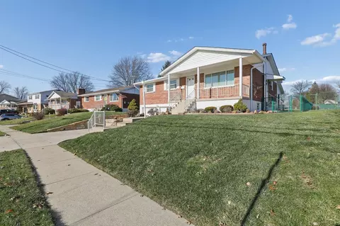 4996 Donlar Ave, Cincinnati, OH 45238