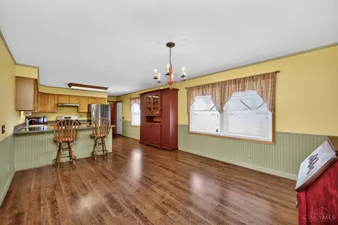 Dining - 5524 Malsbeary Rd, Williamsburg, OH 45176 photo 2 of 4