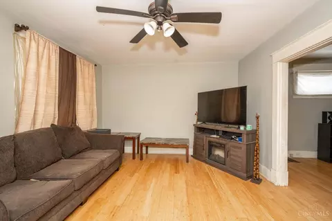 Living - 836 Harris Ave, Cincinnati, OH 45205 photo 1 of 1