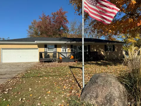7484 Fairground Rd, Blanchester, OH 45107