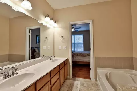 993 Lost Xing, Cincinnati, OH 45231 photo 22