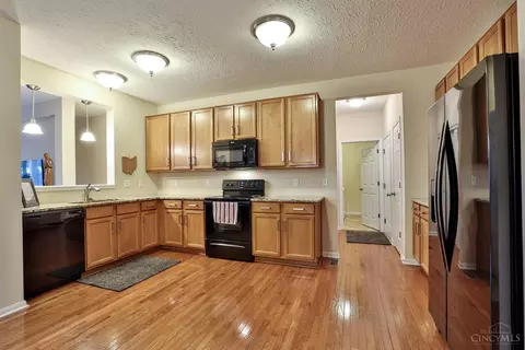 993 Lost Xing, Cincinnati, OH 45231 photo 13