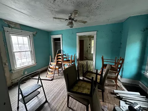 Dining - 1917 Brinkmeier Ave, Cincinnati, OH 45225 photo 1 of 1