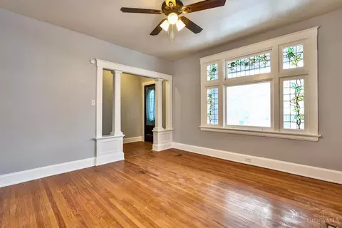 Living - 1125 Seton Ave, Cincinnati, OH 45205 photo 3 of 8